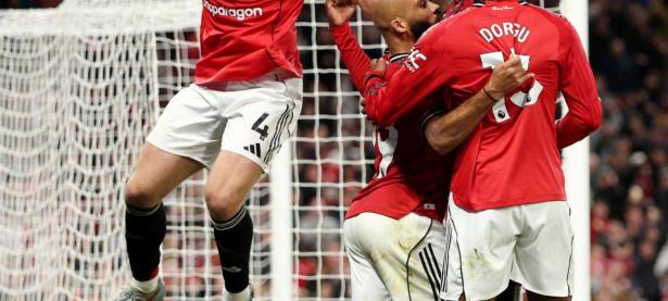 半岛体育体育直播-关于曼联轻取对手，士气高涨继续前进的信息