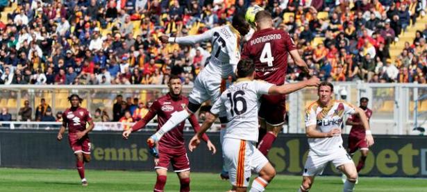 半岛体育体育在线-尼斯队客场不敌强敌，遗憾告负