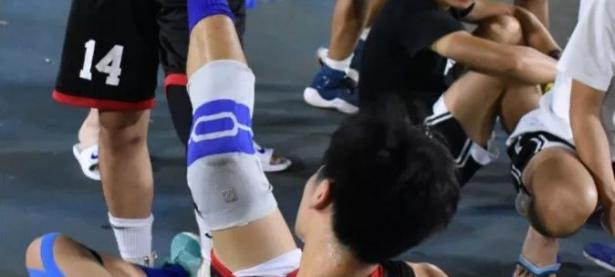 半岛体育体育在线登录-战术变化频繁，双方你来我往争夺胜利的简单介绍