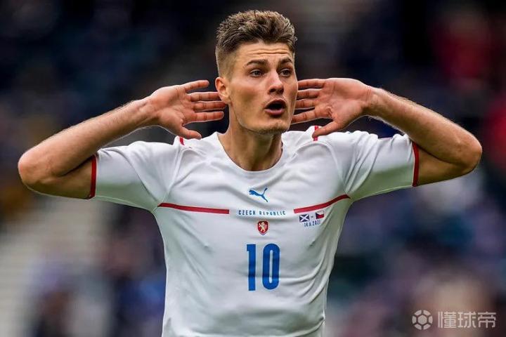 乌克兰客场力克丹麦，晋级八强