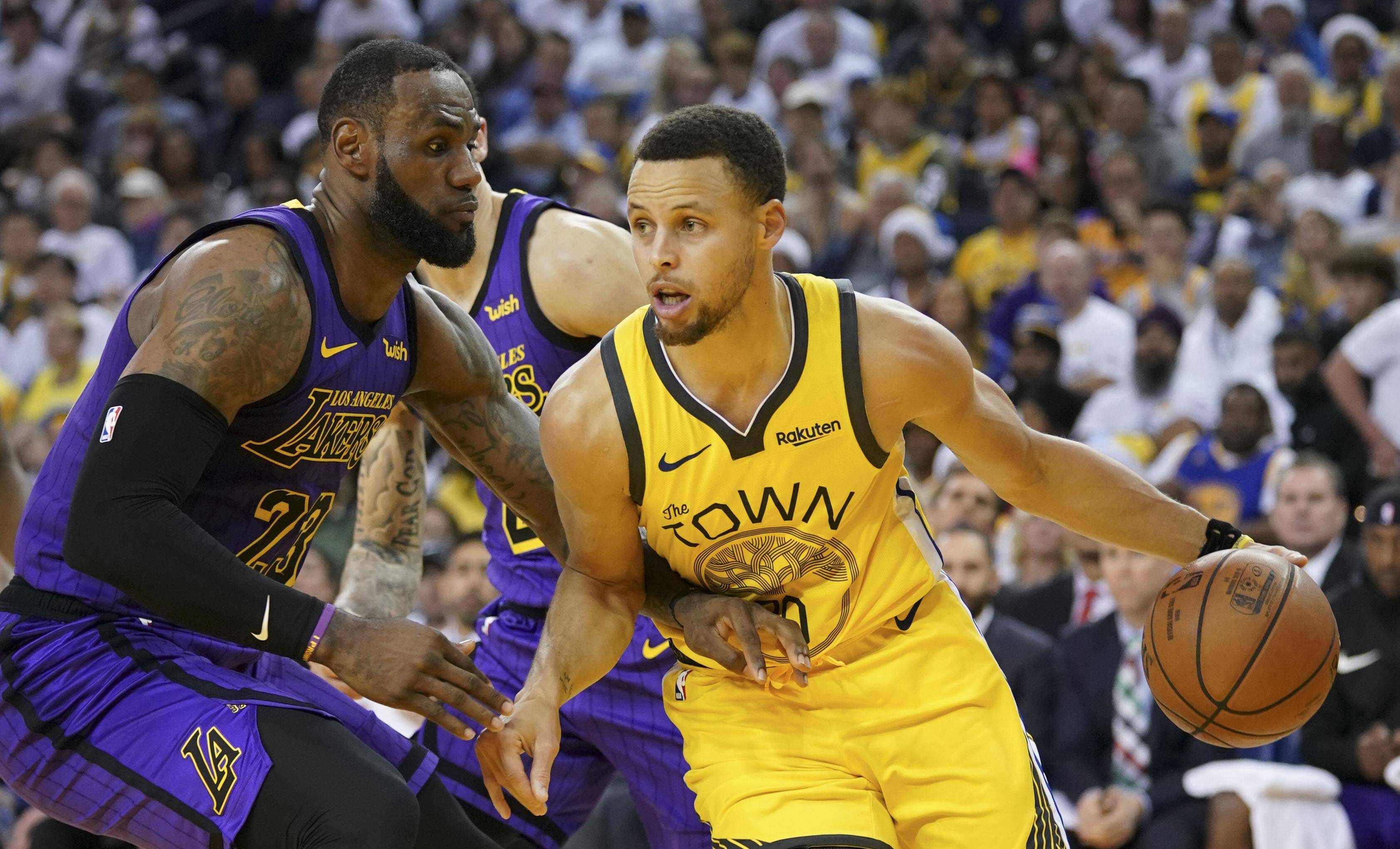 湖人大胜勇士，取得八连胜！