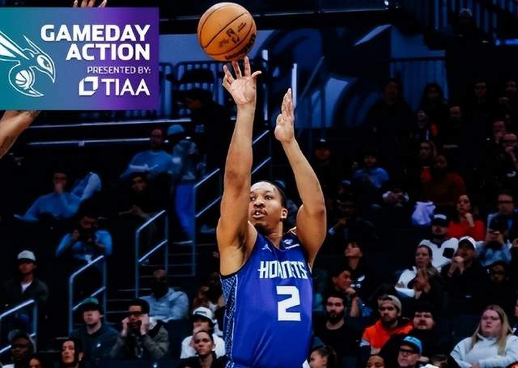 关于步行者主场负于黄蜂，总比分-平的信息