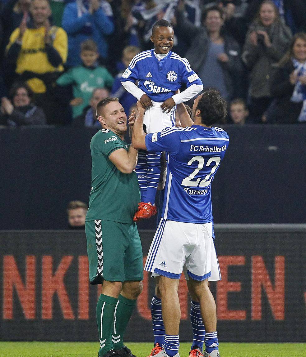 包含波鸿新战术曝光！球员表现受关注的词条