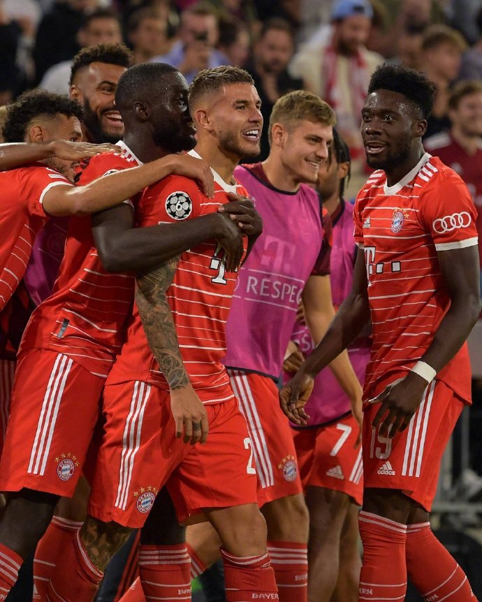 维尔德突破对手门将，为球队赢得关键进球的简单介绍