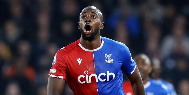 切尔西主场失利，争冠形势动摇