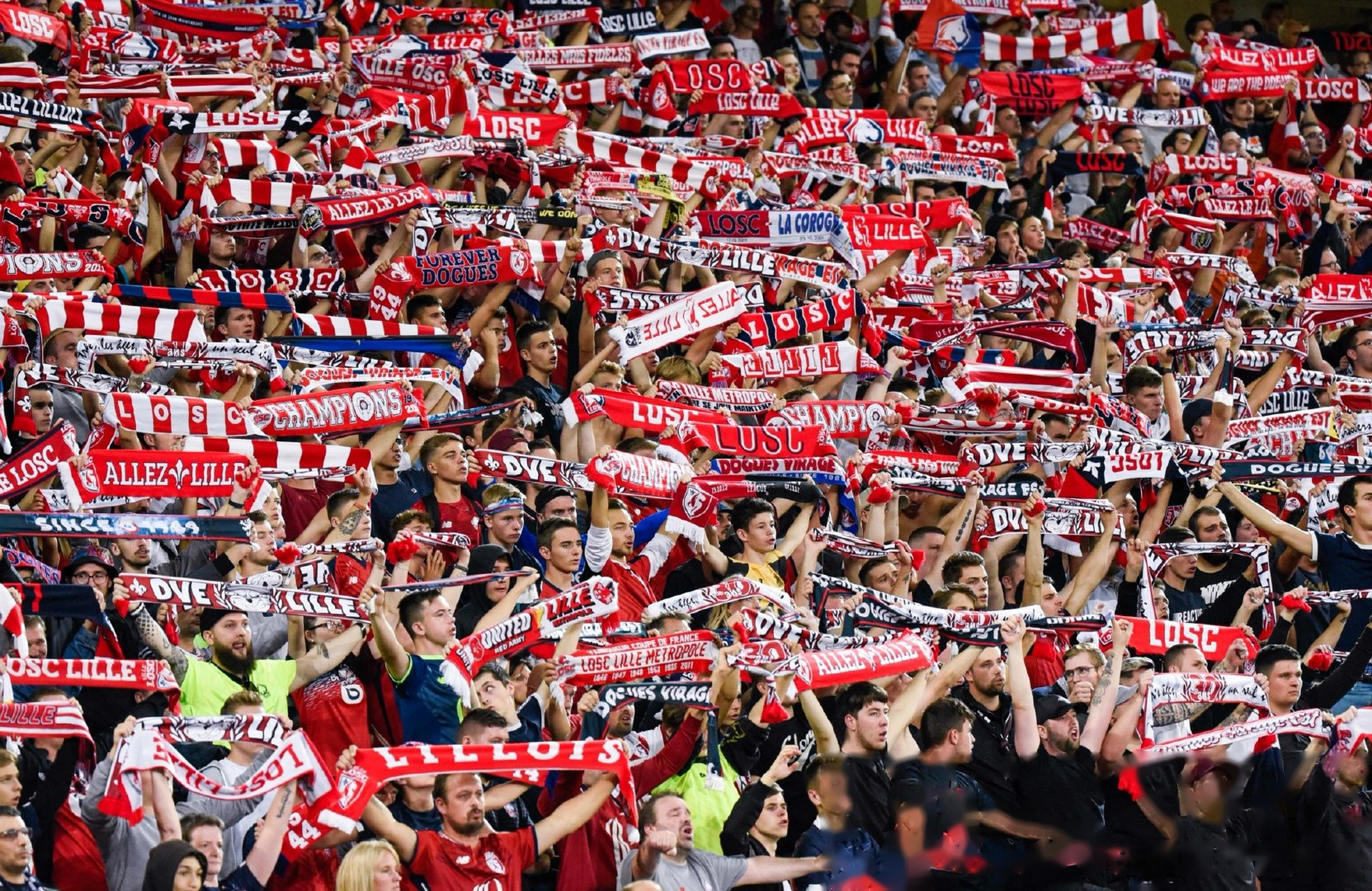 包含里尔艰难取胜，暂时安抚球迷不安情绪的词条